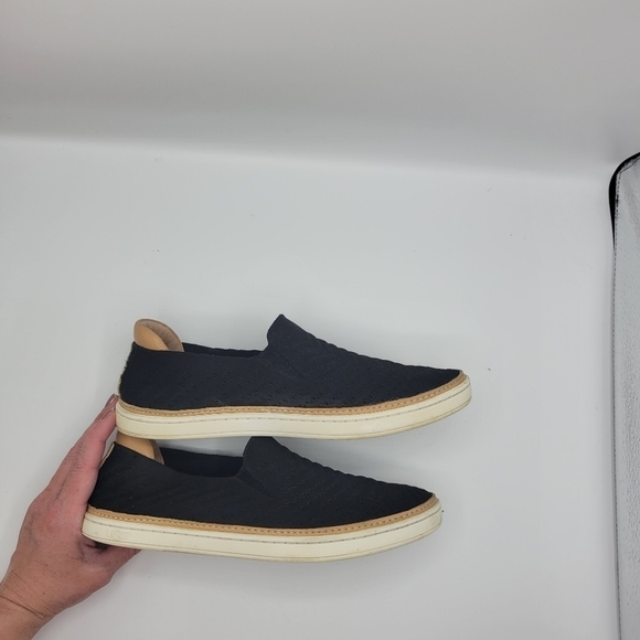 UGG Sammy Chevron Trainer - Picture 10 of 15